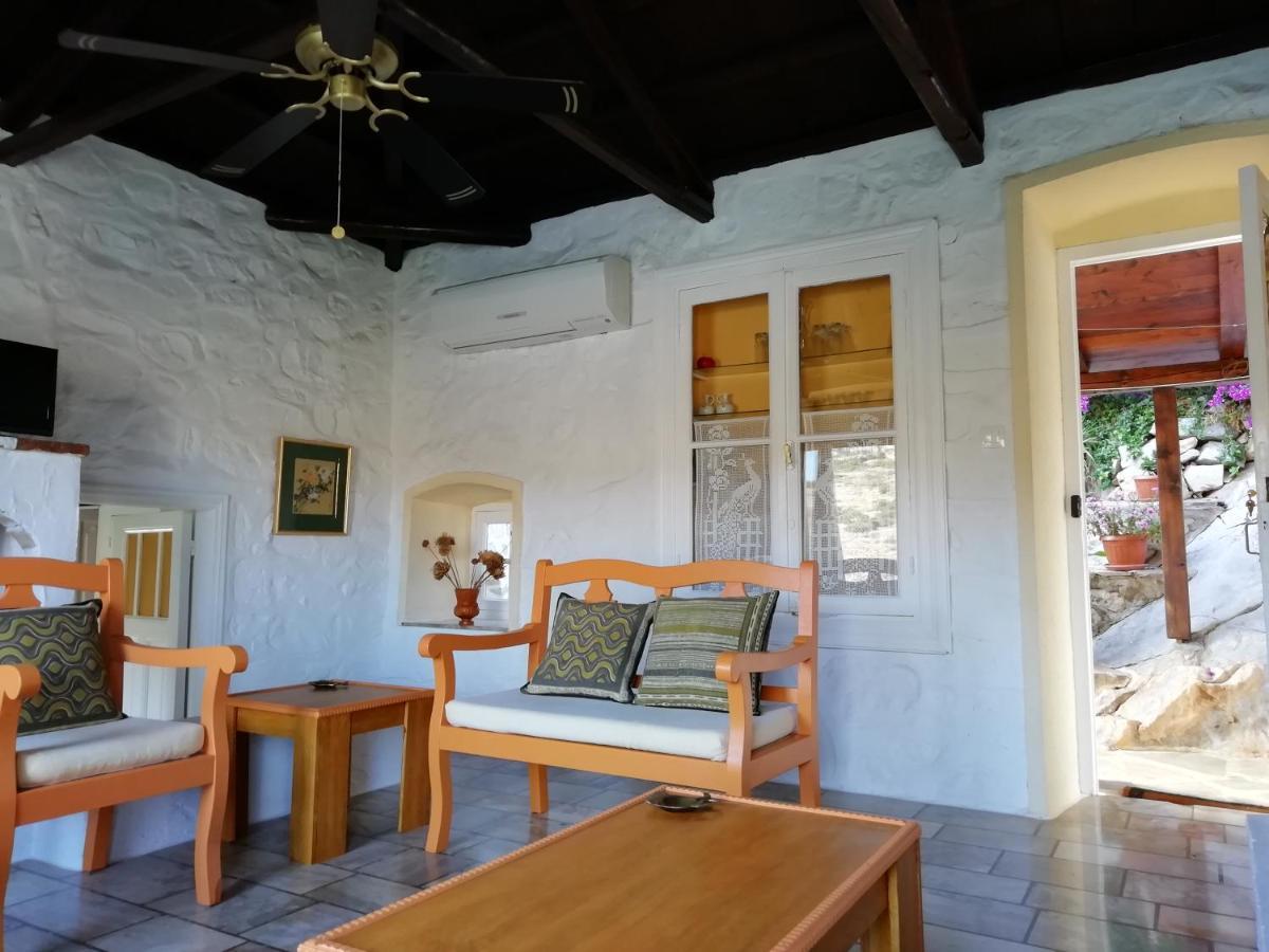 Arbeli House Villa Mandraki  Exteriör bild