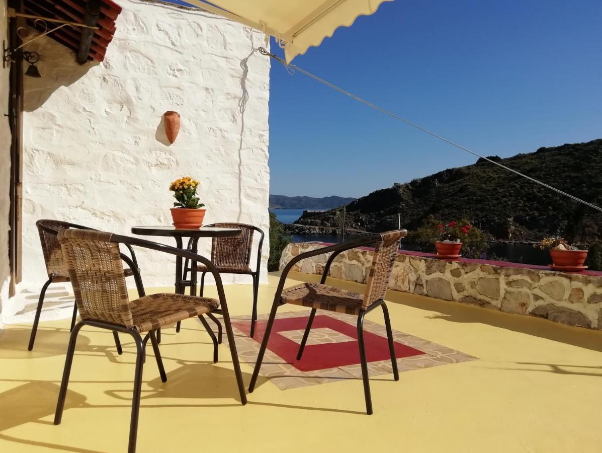 Arbeli House Villa Mandraki  Exteriör bild